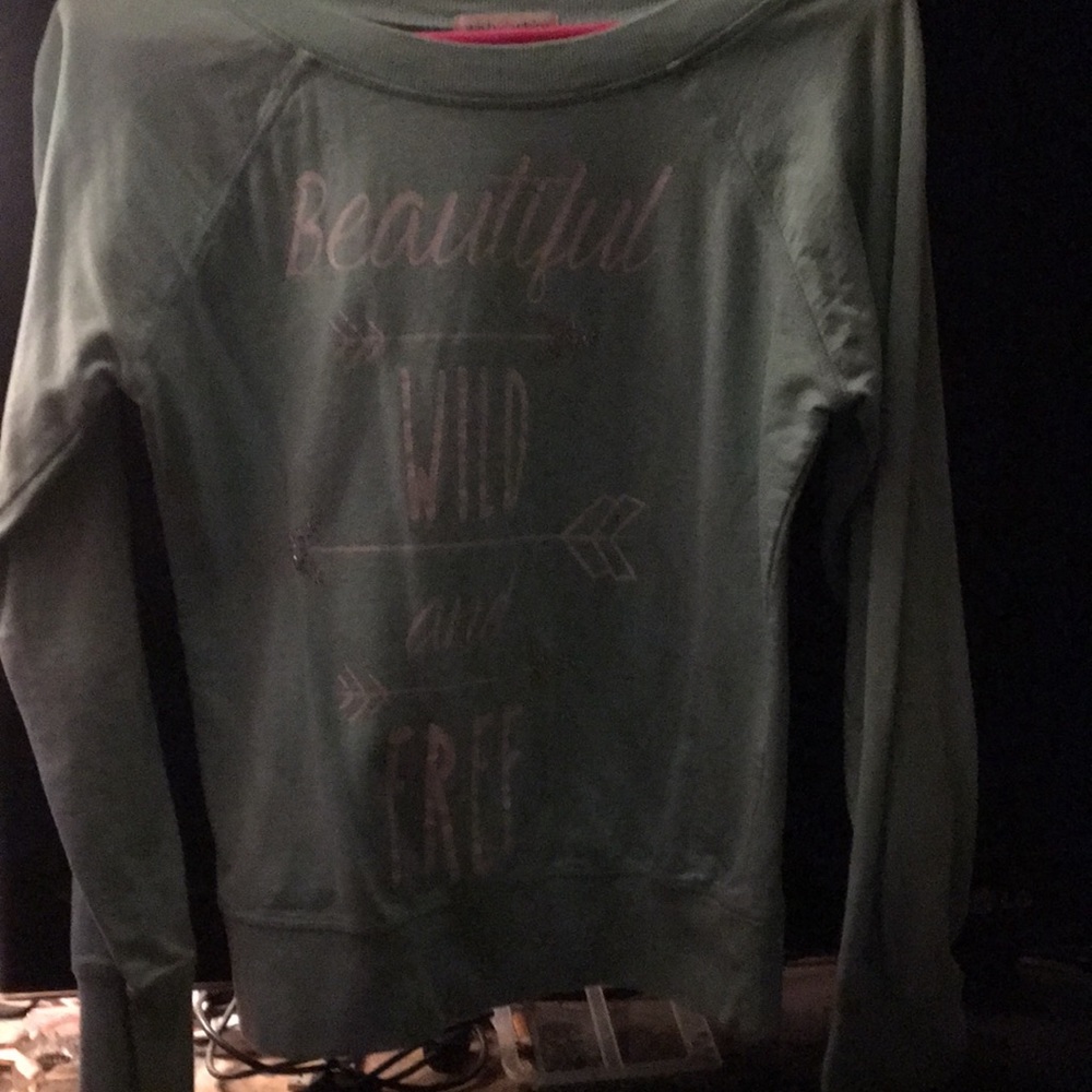 To elbows link sweat shirt. Only worn once.